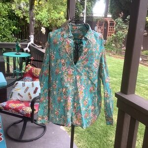 Natural life high low blouse size L-XL